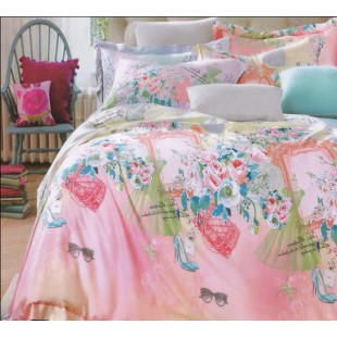 Розовое постельное белье из тенсела с рисунком женских аксессуаров